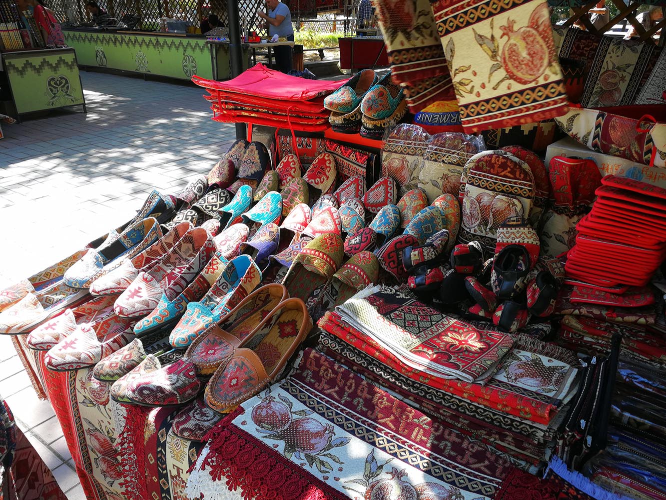 vernissage market yerevan
